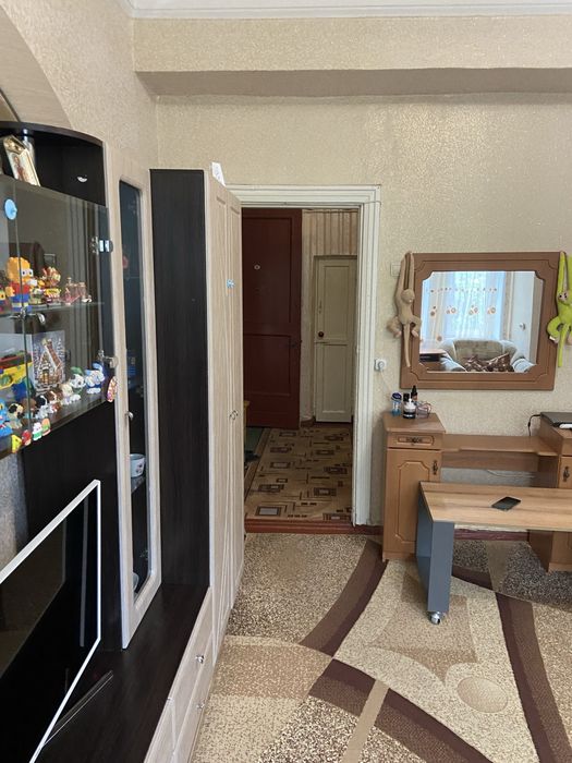 Продам 2к квартиру, 2-й поверх, індивідуальне г/опалення, гараж, сарай з погрібом