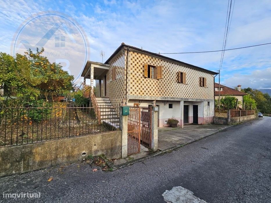 Moradia T4 com terreno, em Cavez, Cabeceiras de Basto