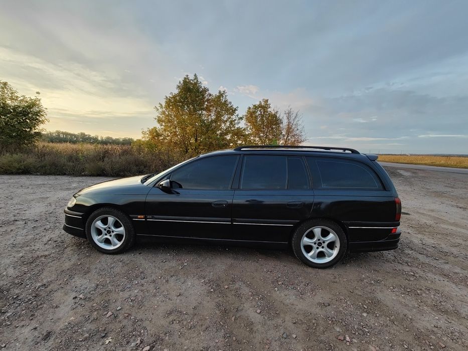Опель омега В  (OPEL OMEGA)3,0