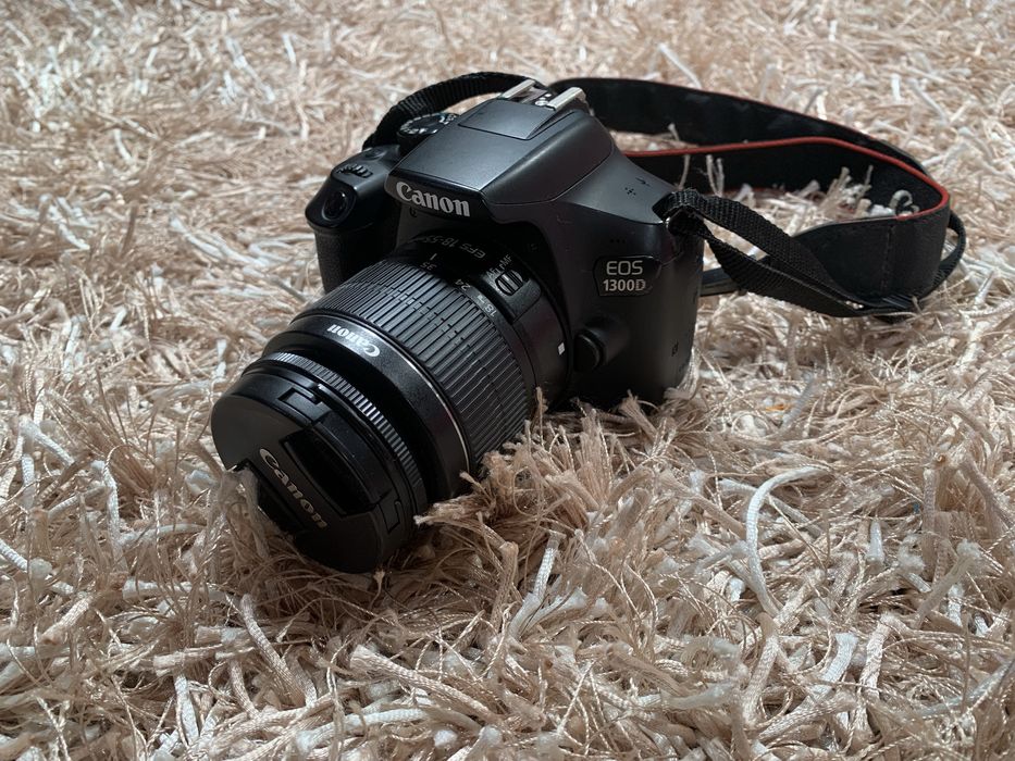 Máquina fotográfica Canon eos 1300D