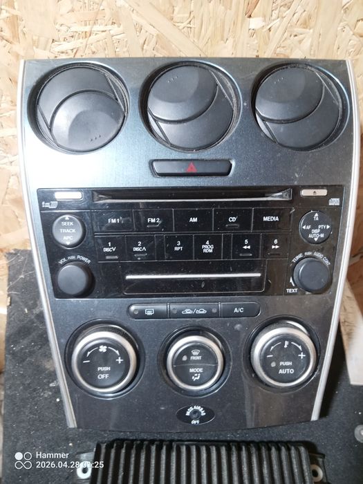 Radio panel i wzmacniacz z Mazdy 6