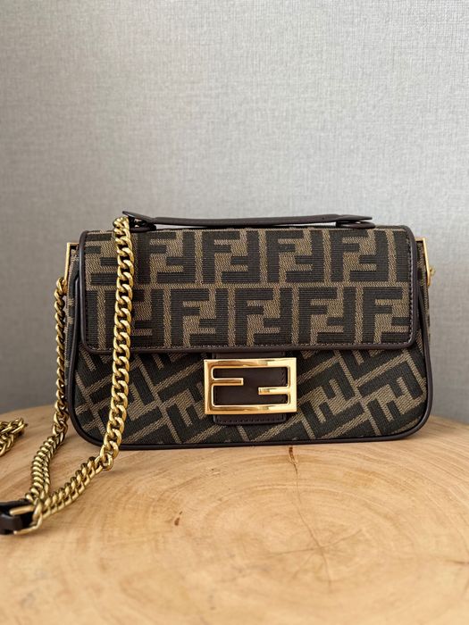 Сумочка crossbody в стилі Fendi НОВА