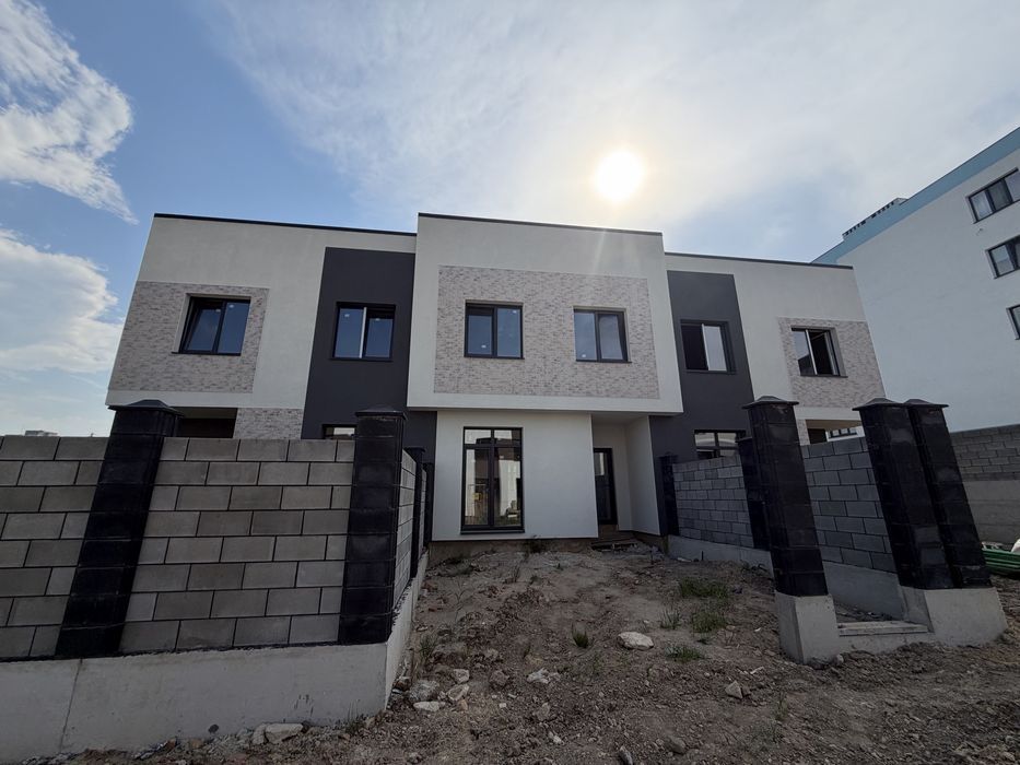 Продам 4к котедж з міськіми мережами!