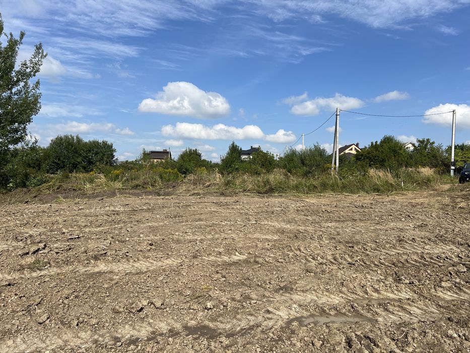 Земельна ділянка під житлову забудову 10 сотих в передмісті Львова