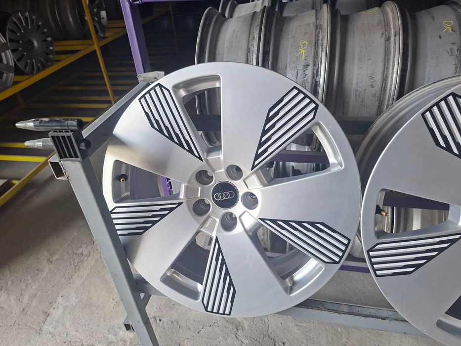 Диски Audi E-Tron 5/112 R19 8J ET34 .