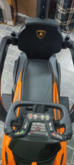 Carro bebé Lamborghini laranja impecável
