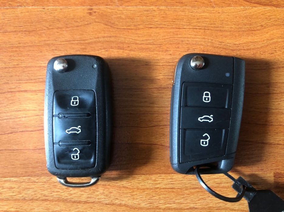 Ключ Skoda Octavia Volkswagen Passat б7/б8 Golf 7 Mazda оригіна Європа