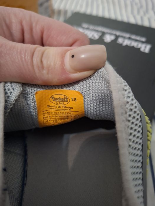 Sprzedam dla chłopca buty i kurtke 134 roz.