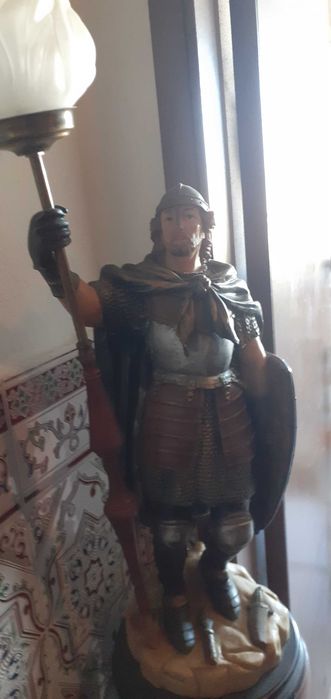 bonita estátua rara