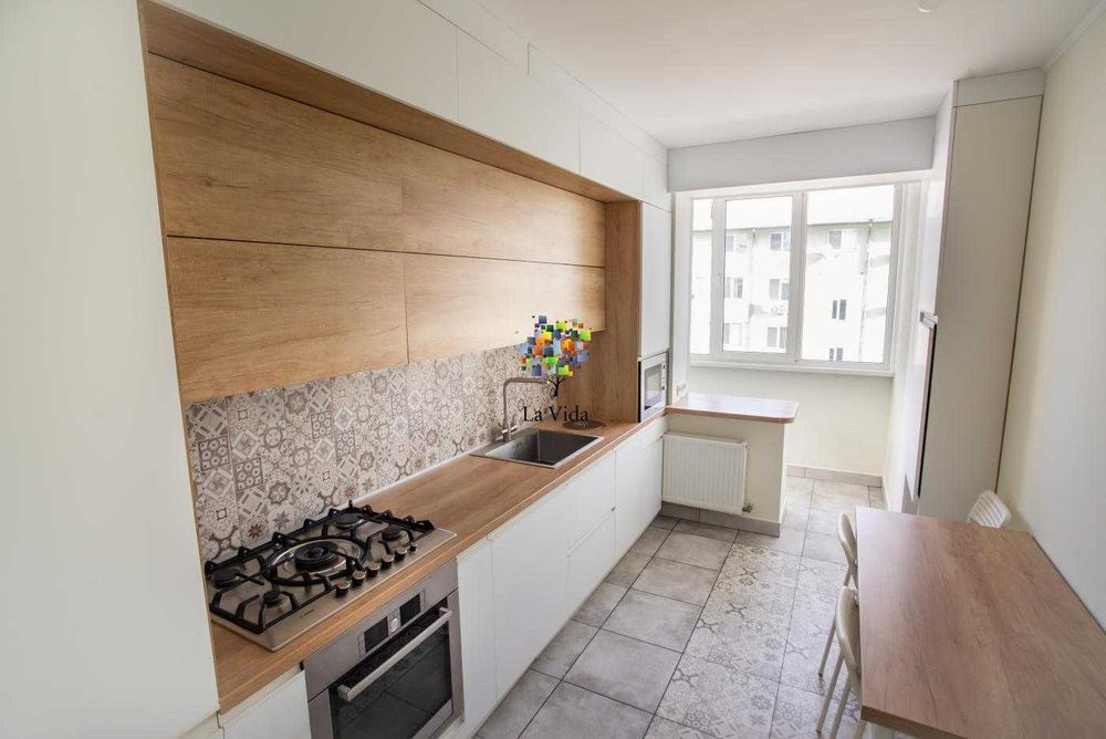 Продаж 3-к квартири з ремонтом та меблями с. Нові Петрівці, вул. Європейська, 8