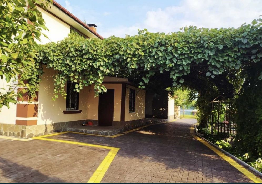 Сдам дом на берегу реки, собственный пляж, баня. Доброполье