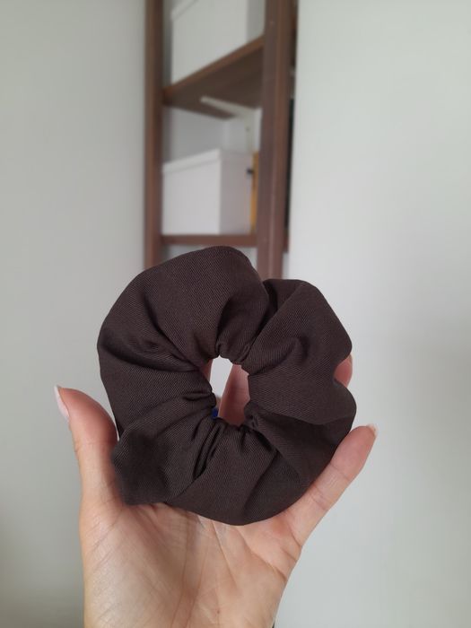 Gumka scrunchie brązowa