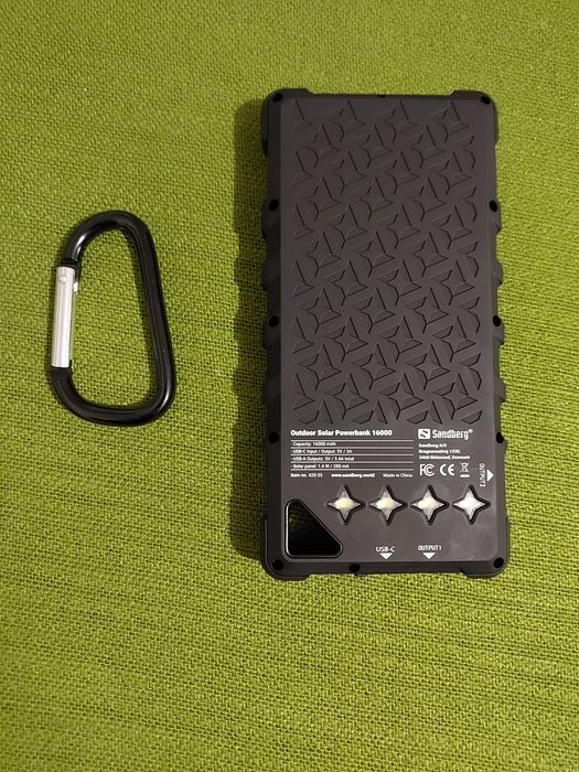 Повербанк SANDBERG датский на 16000 mAh походный с солнечной батареей.