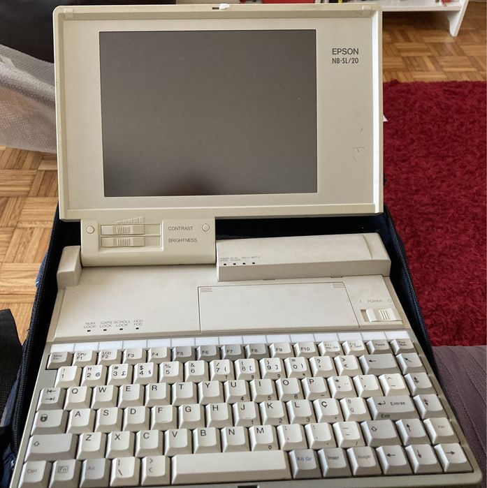 Computador portátil antigo