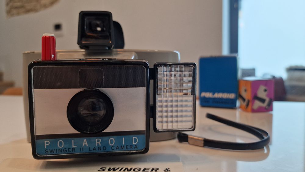 Camara Polaroid Swinger II com extras