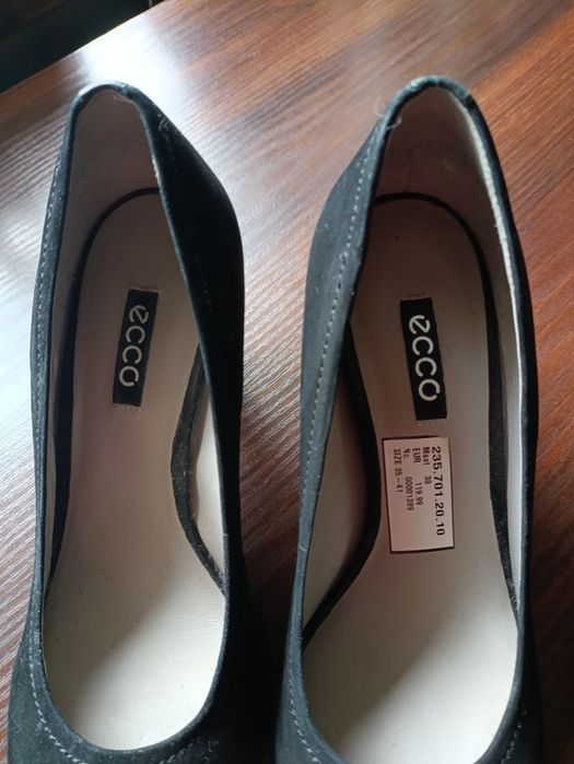 Czółenka marki Ecco, rozmiar 38i, stan bardzo dobry