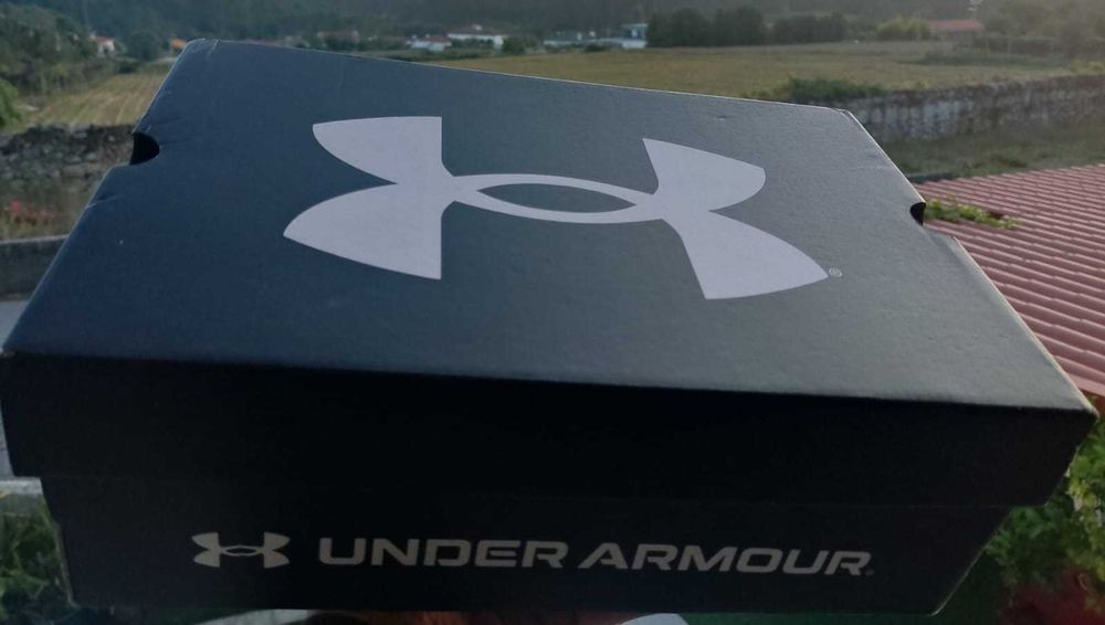 Sapatilhas Under Armour - Charged Pursuit 4