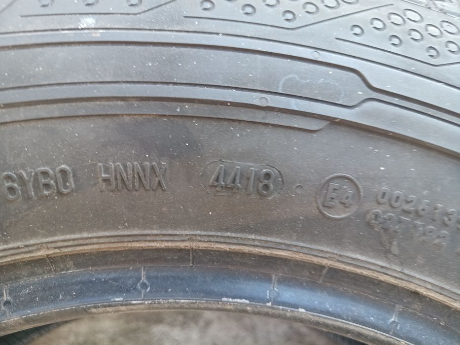 Opona 235/65R16C Continental