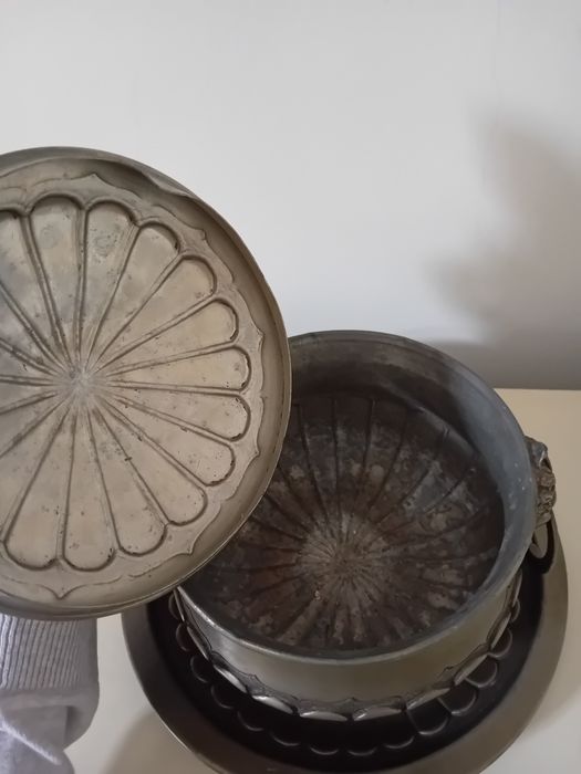 Terrina Antiga com Prato em Estanho 95% - Artimex