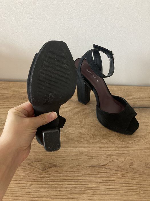 Buty na obcasie