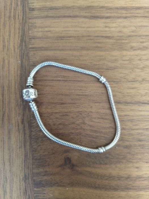 Pulseira Pandora com 7 contas