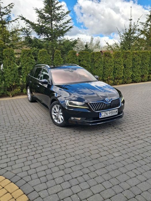 Skoda Superb 2.0 TDI 150 KM DSG. Bogata wersja wyposażenia