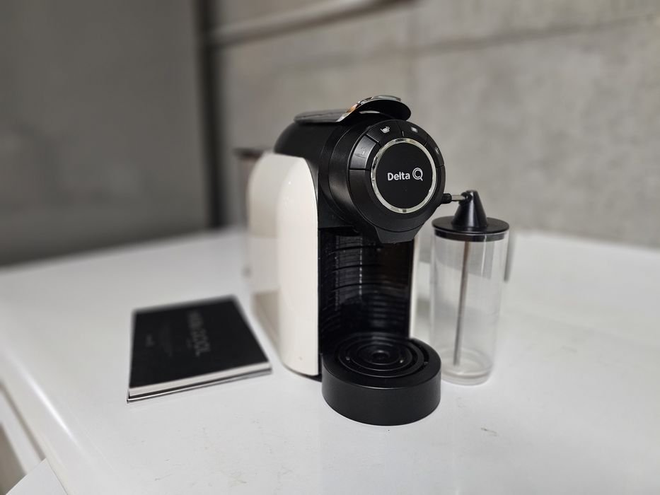 Ekspres kapsułkowy Delta Q Qool Milk biały