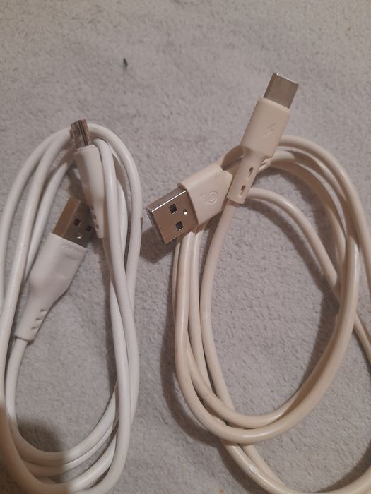 6 cabos de carregador de telemóveis todos 10€