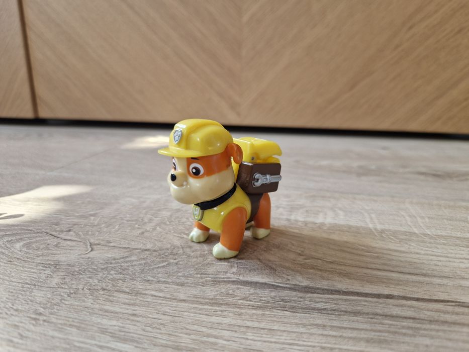 Figurka Rubble z otwieranym plecakiem Psi Patrol Spin Master