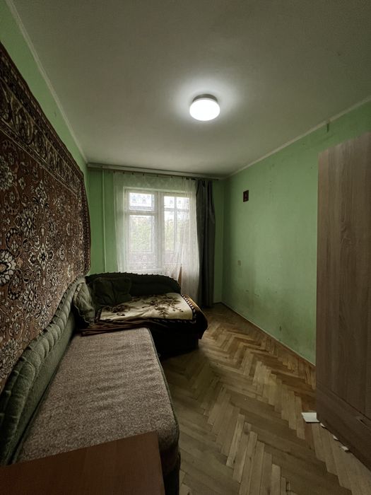 Продається 3-кімнатна квартира чеського планування на вул. Науковій