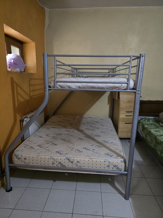 Vendo beliche  com colchão