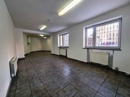 Do wynajęcia lokal handlowo - usługowy obok Rynku Maślanego