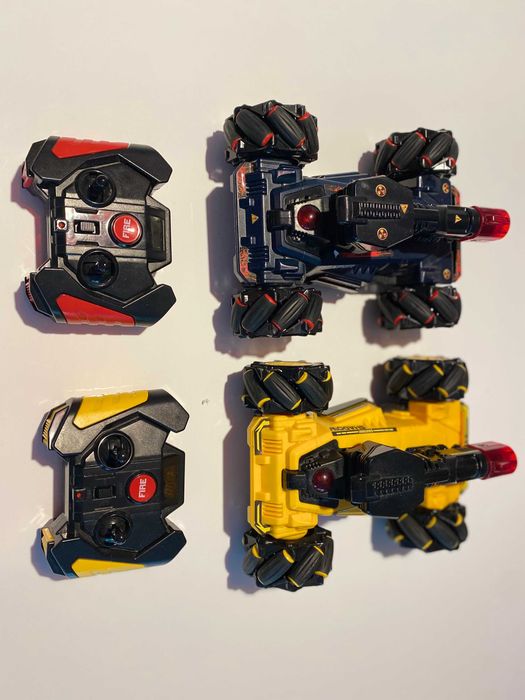 Laser Battle Hunters  Dwa pojazdy zdalnie sterowane za pomocą pilotów.