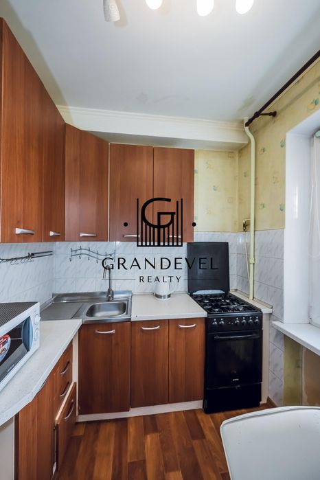 Продам 2к квартиру по вул. Ушинського, Чоколівка, радіоринок, Київ