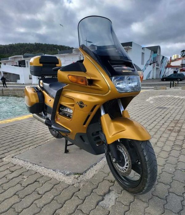 Honda ST1100 de 1999, 50th Anniversary Edition com 18 mil kms