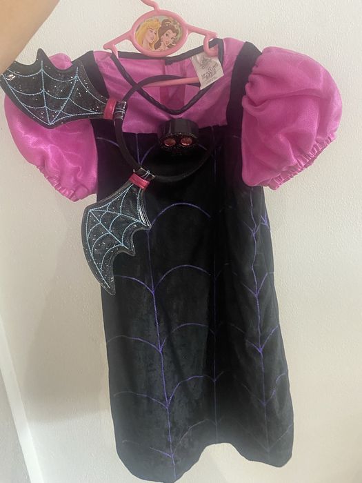 Vestido da Disney da Vampirina 5/6 anos com musica e acessório cabelo