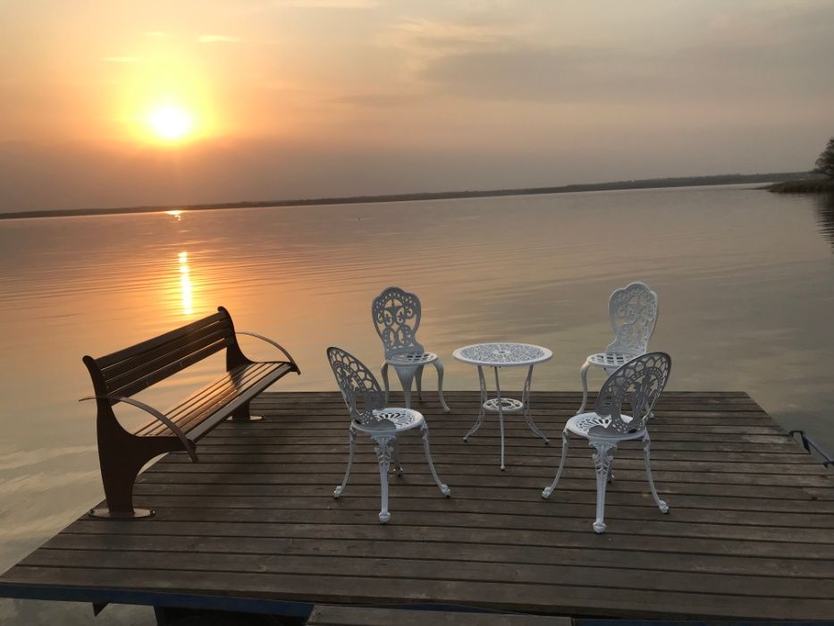 Оренда будинку на березі Дніпра з басейном.