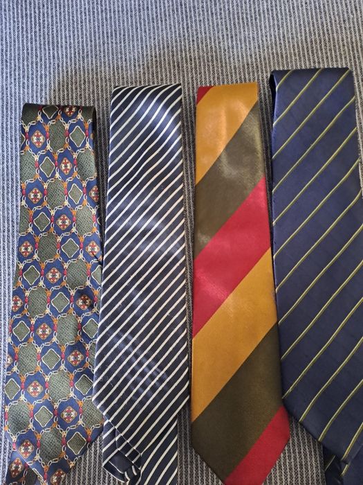 Gravatas em bom estado