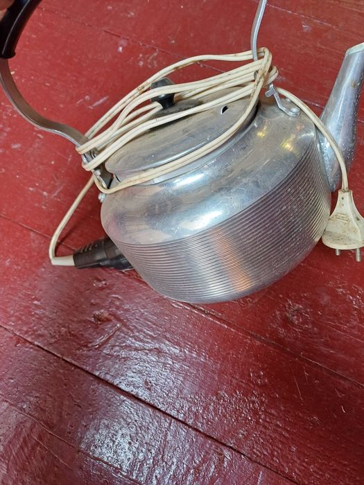 Электрочайник.Алюминевый.