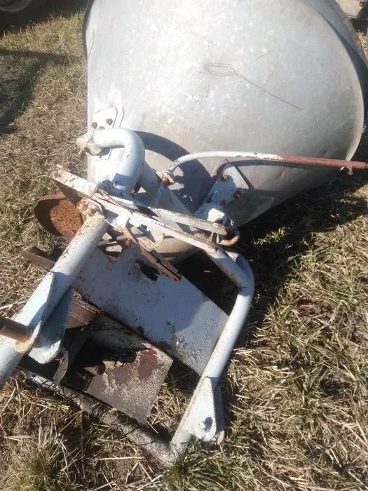 Розкидач добрива,плуг,оприскувач,культиватор