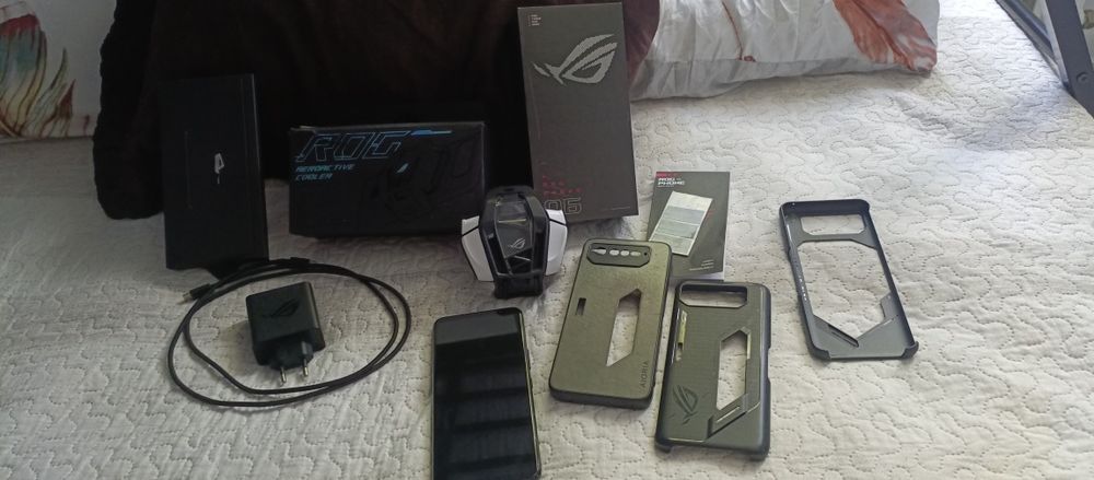 Asus ROG Phone 6 16/512 + Aeroactive Cooler 6