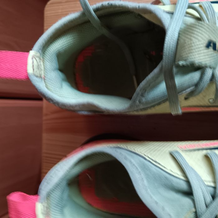 Młodzieżowe buty turfy Nike