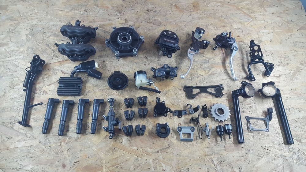 CBR1000rr chlodnica kolektor przelacznik set podnozek dzwignia 04-05r