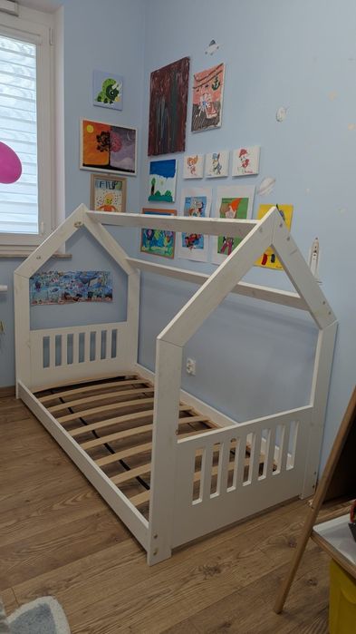 Łóżko drewniane domek 160x80 białe niskie bezpieczne