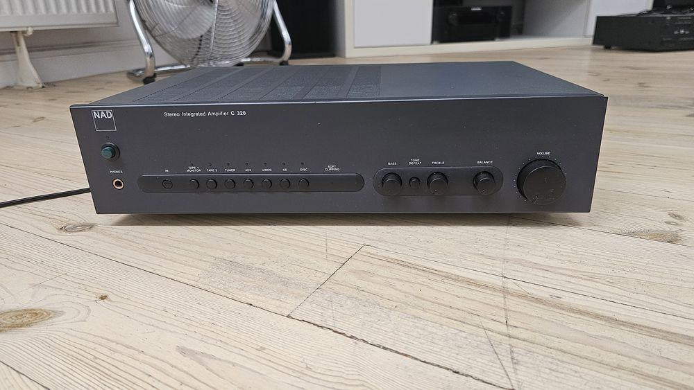 Wzmacniacz NAD C320
