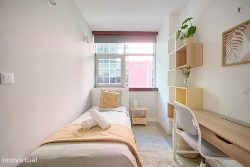 Quarto - localizado em Olaias Lisbon