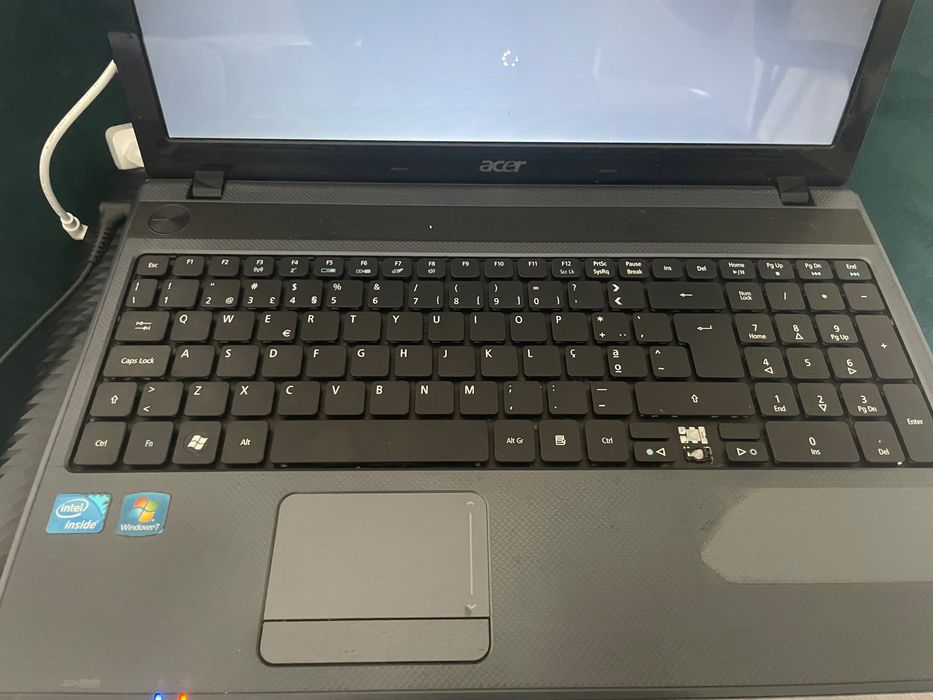 Portáteis Acer e Vaio