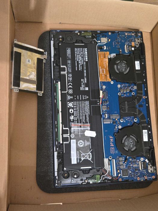 Laptop Samsung Book3 Pro 360 16 cali USZKODZONY