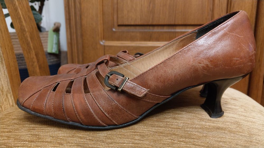 Damskie buty brązowe - rozmiar: nr 38
