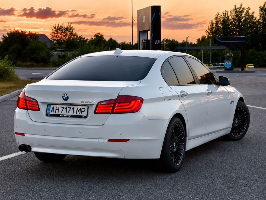 Продам BMW 528i F10 2013 год